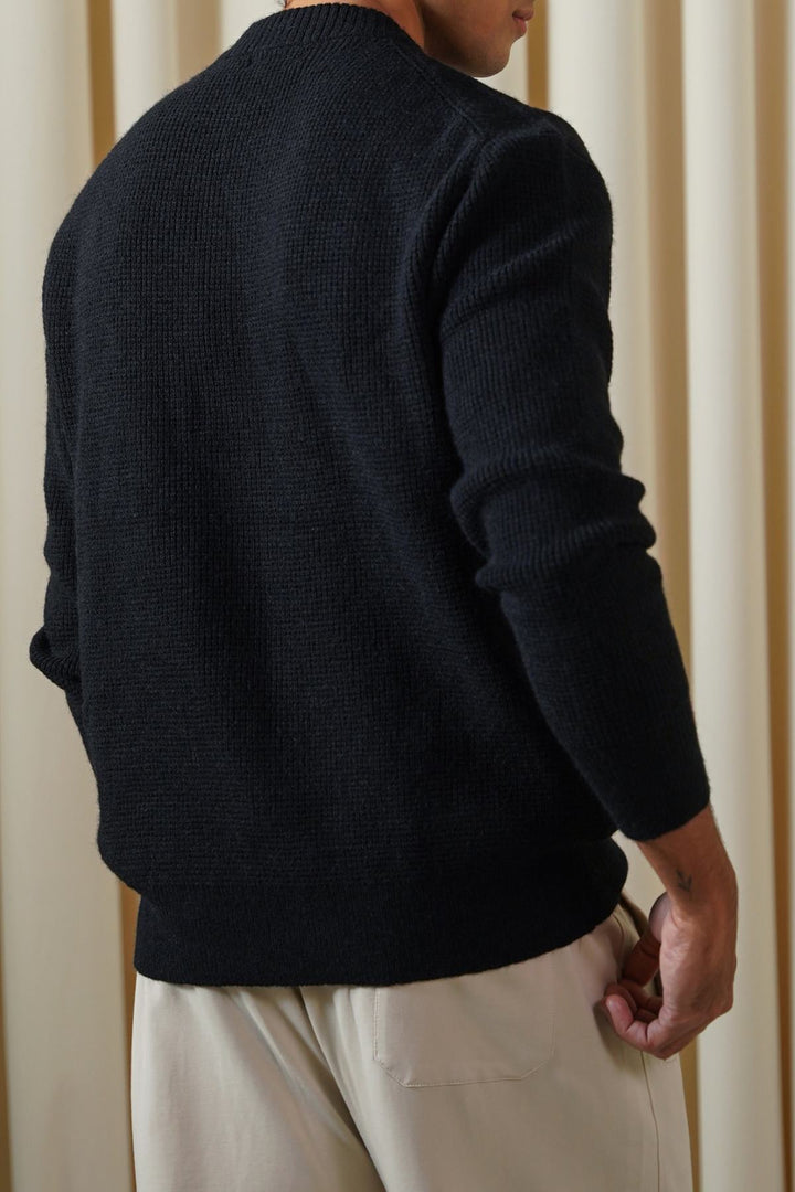 BLACK WAFFLE KNIT SWEATER