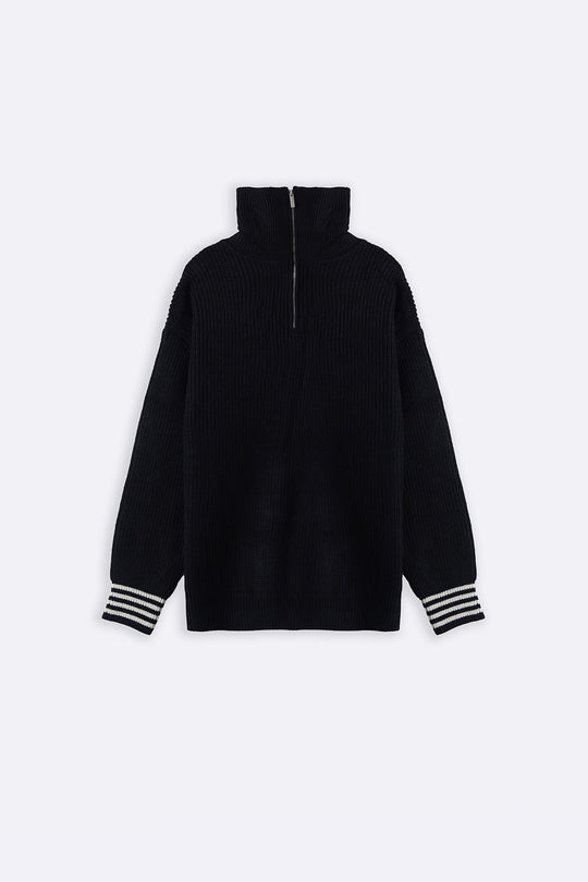 BLACK WHITE EASY MOCK-NECK PULLOVER