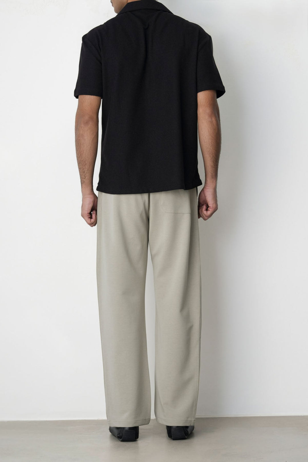 BLACK TEXTURED WEEKEND SHIRT