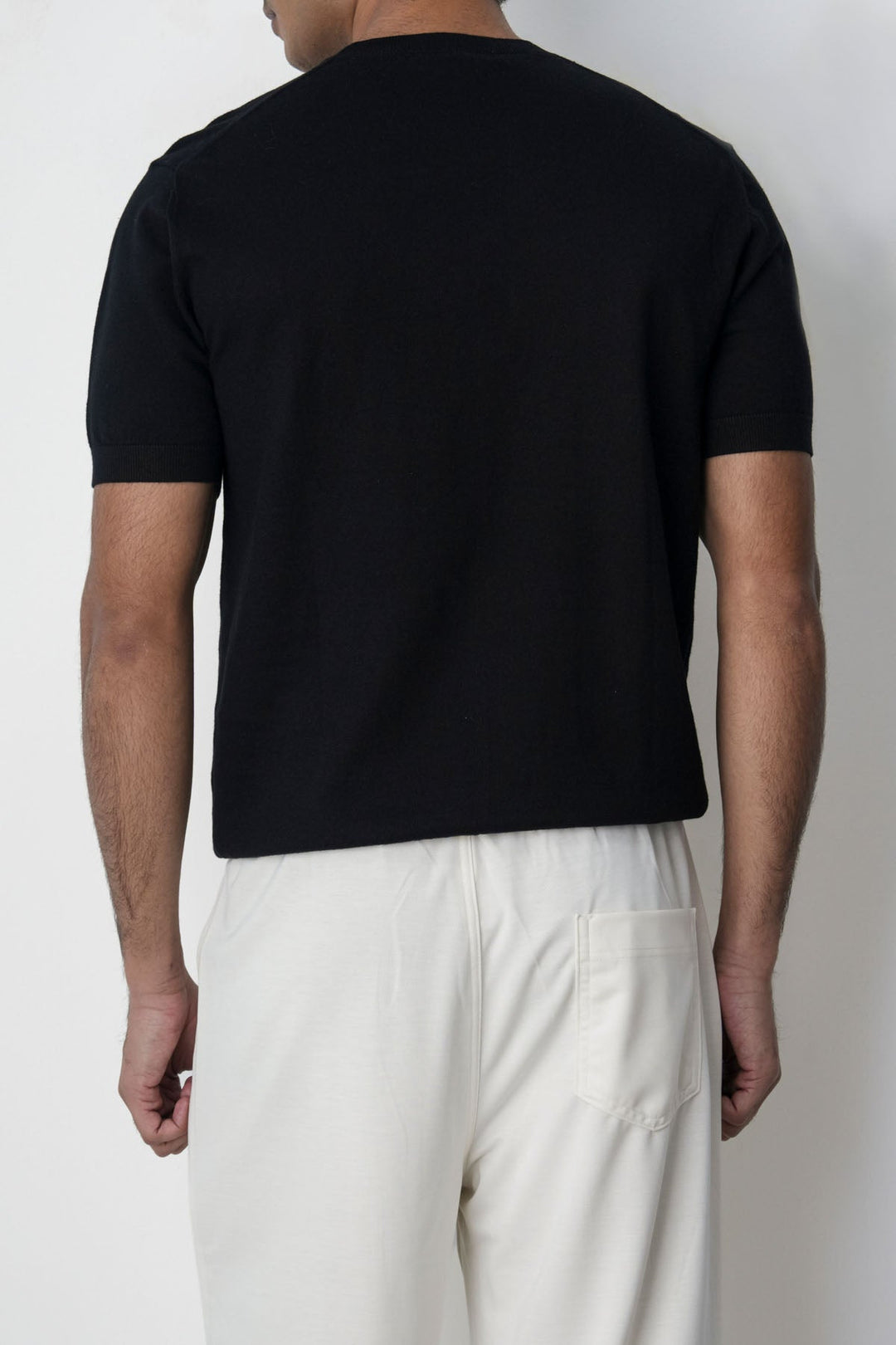 BLACK FINE KNIT TEE