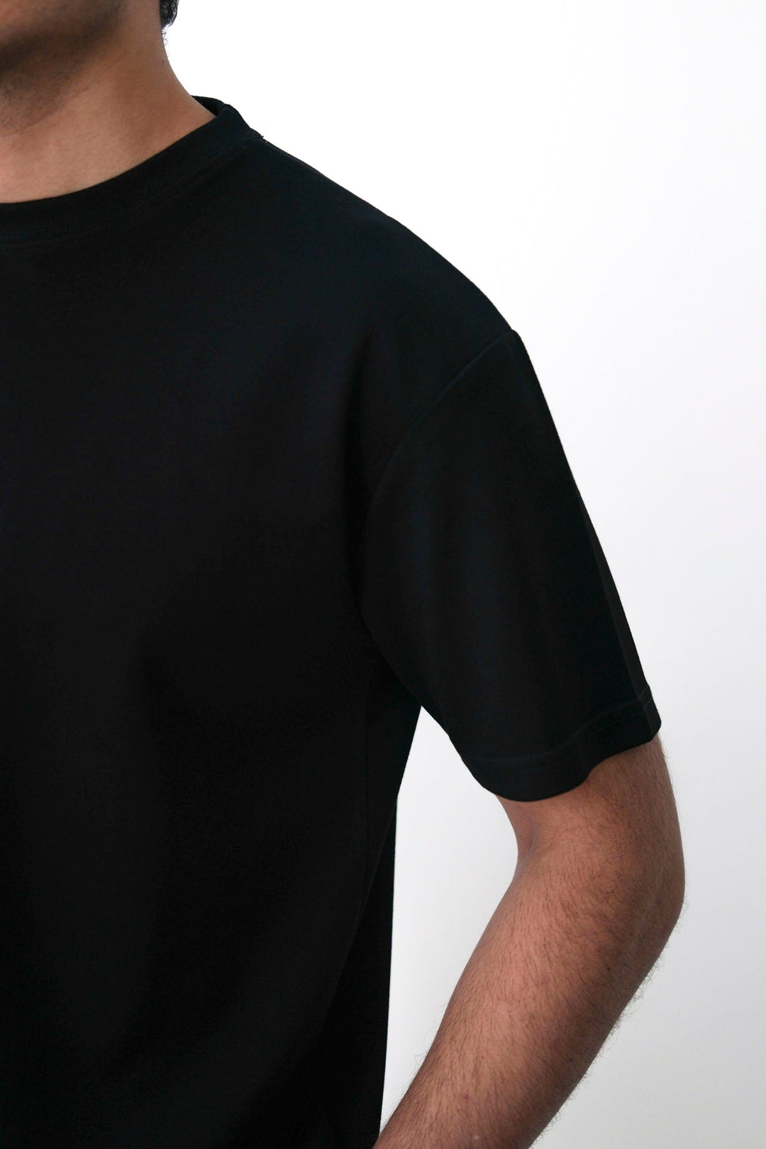 BLACK OFF-DUTY TEE