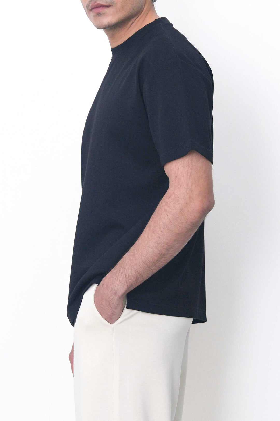 BLACK OFF-DUTY TEE