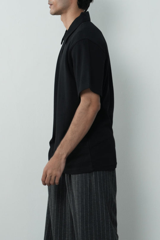 OPEN V NECK COLLAR POLO
