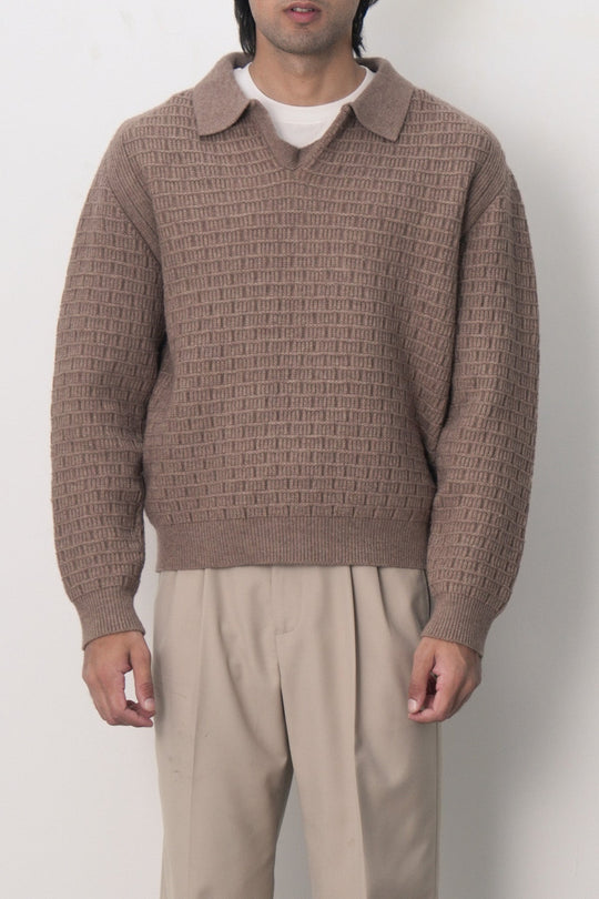 OPEN COLLAR TEXTURED POLO