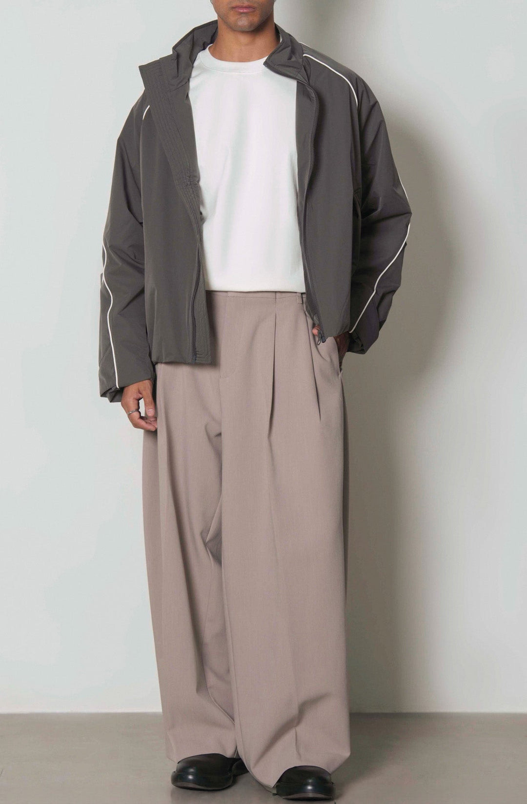 BOMBER JACKET