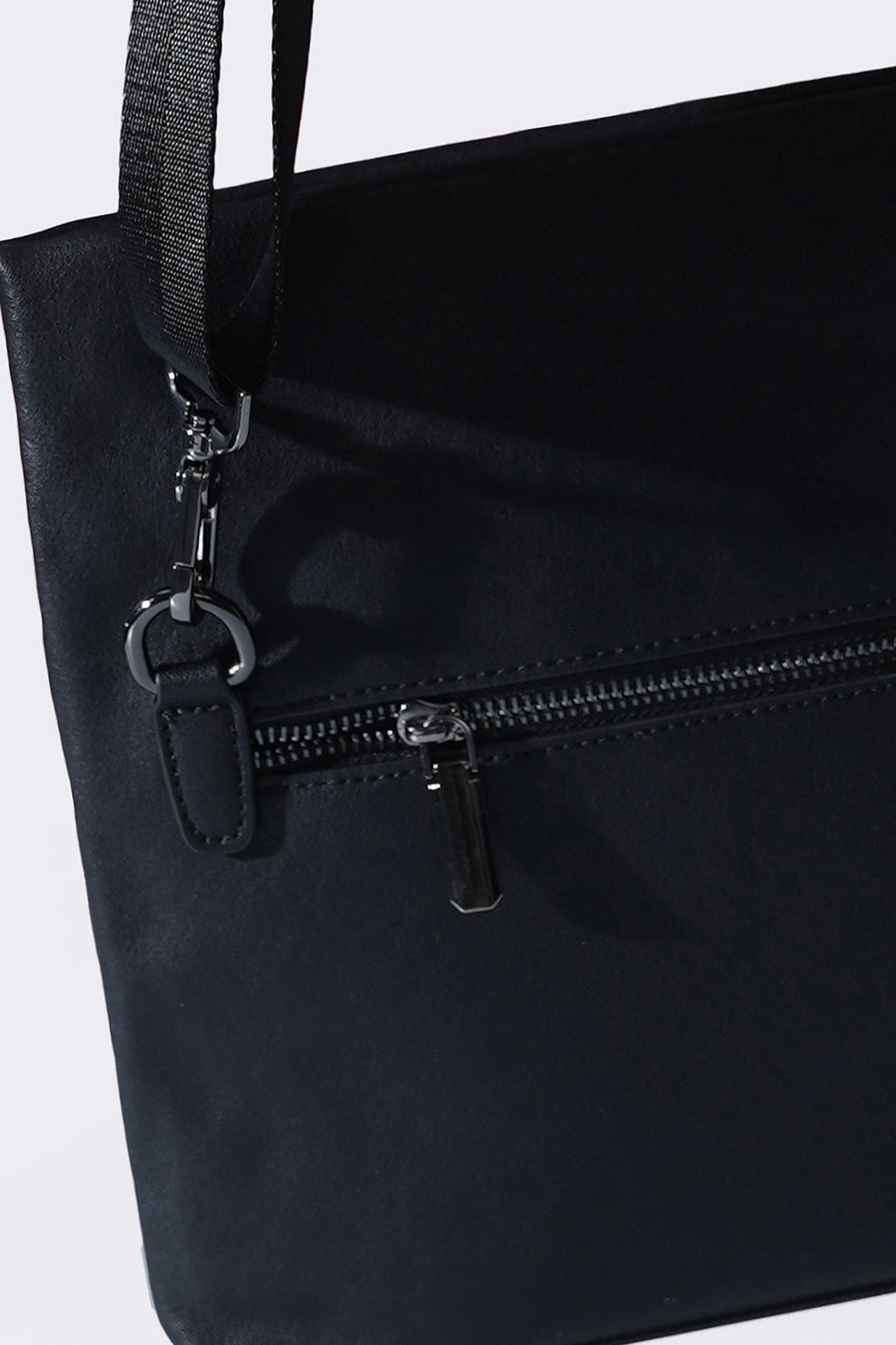 BLACK MONO POUCH