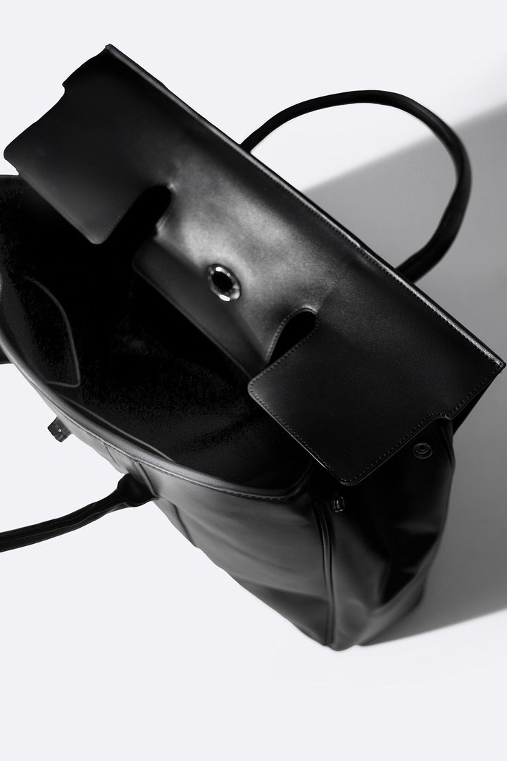 BLACK STUDIO TOTE