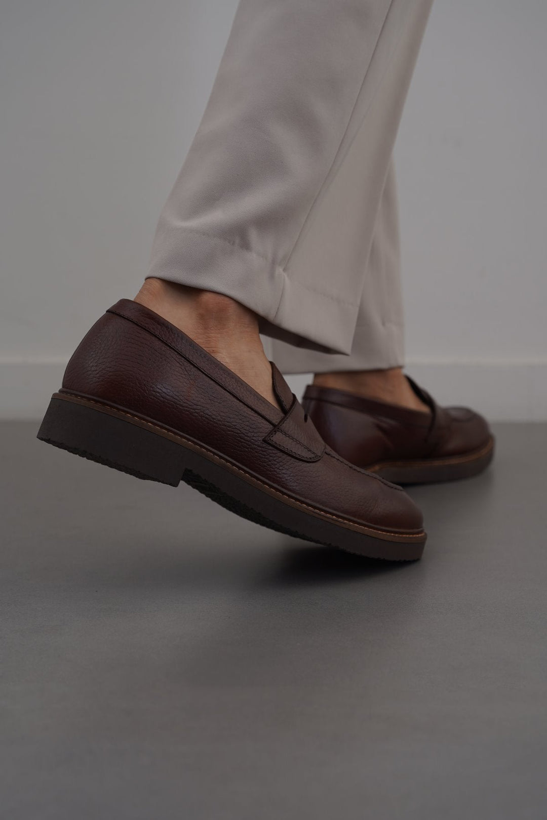 COGNAC CLASSIC LEATHER LOAFERS