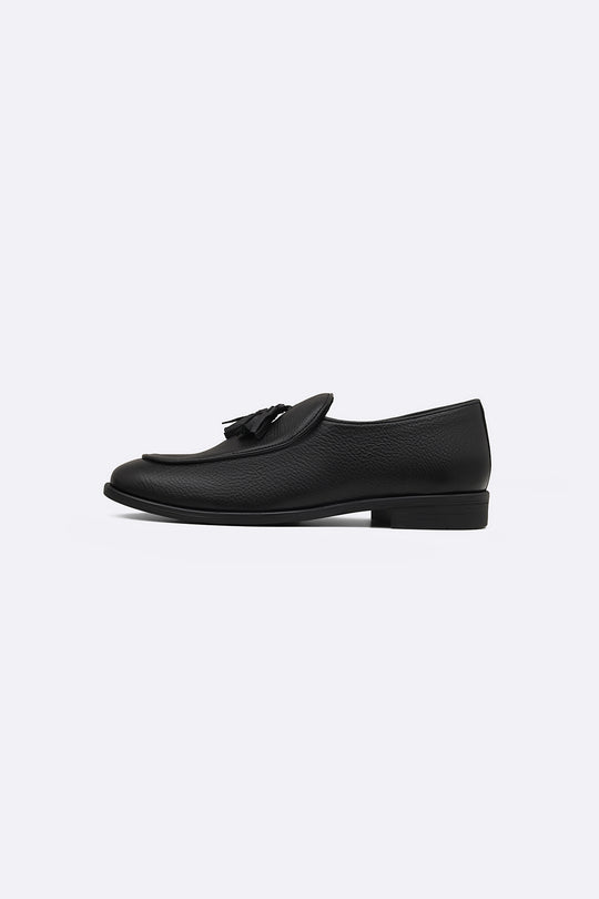 BLACK GRAINED LEATHER TASSEL LOAFERS