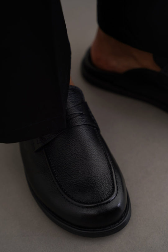 BLACK GRAIN LEATHER MULES