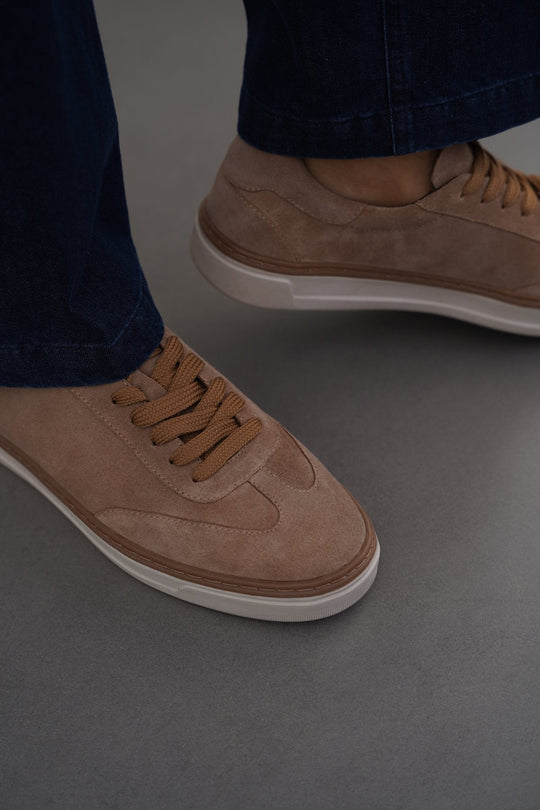 BEIGE LACE-UP LEATHER SNEAKER