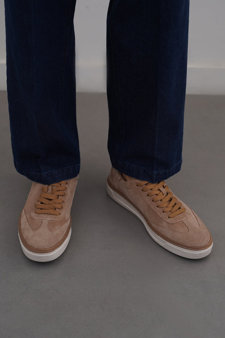 BEIGE LACE-UP LEATHER SNEAKER