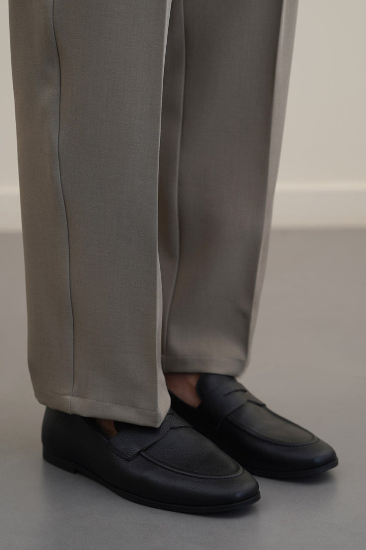 BLACK LEATHER PENNY LOAFERS