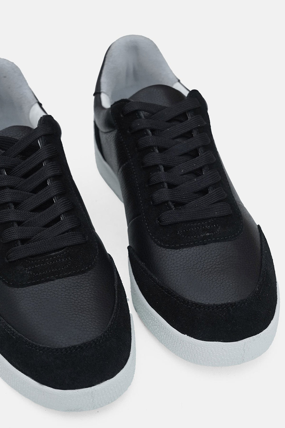 BLACK-RETRO LEATHER TRAINERS