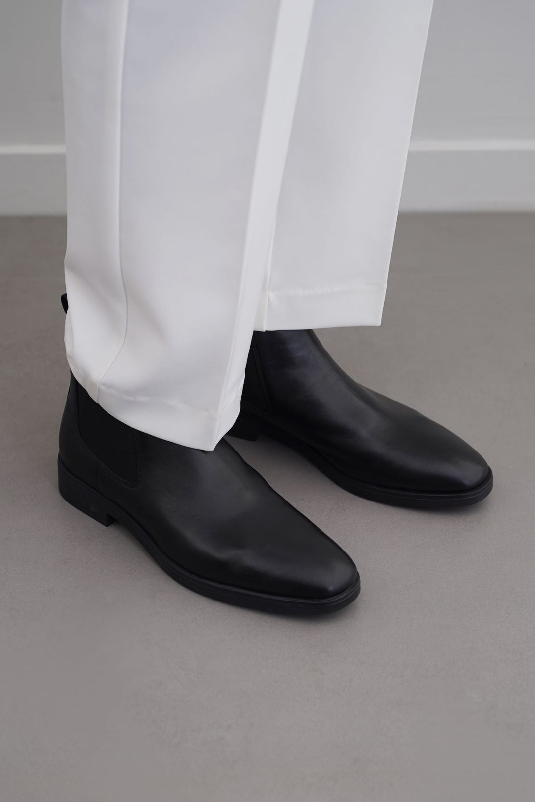 BLACK CLASSIC LEATHER CHELSEAS