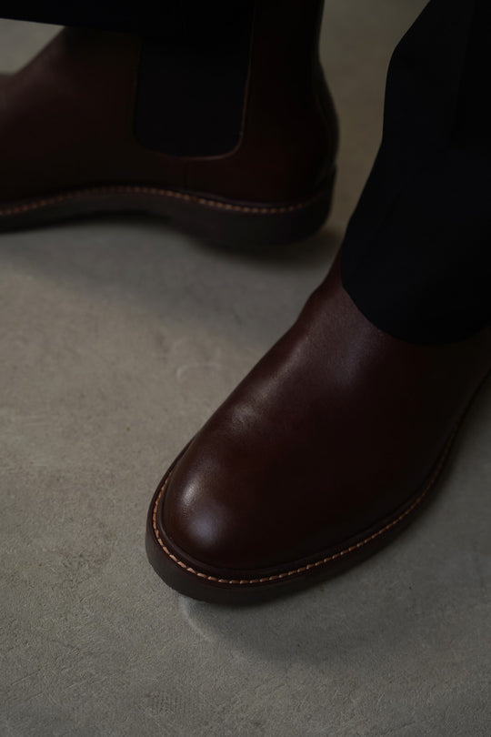BROWN LEATHER CHELSEA BOOTS