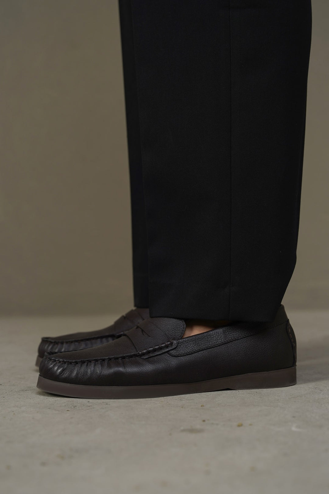 CLASSIC LEATHER LOAFERS