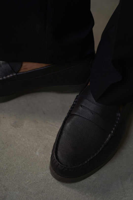 CLASSIC LEATHER LOAFERS