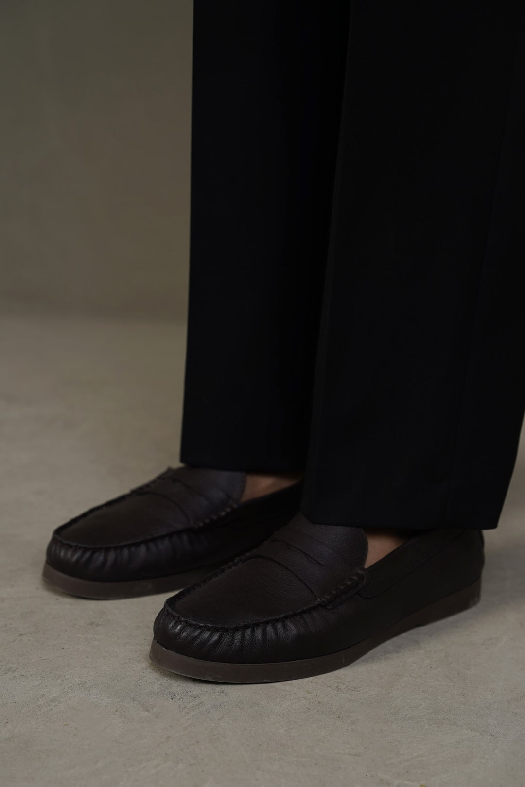 CLASSIC LEATHER LOAFERS