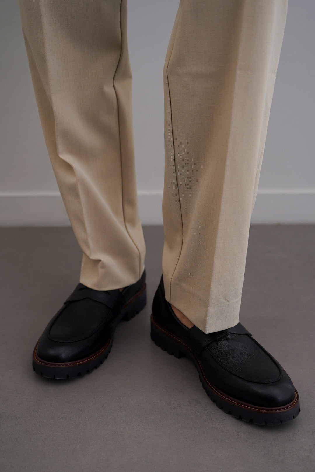 BLACK CHUNKY LEATHER LOAFERS
