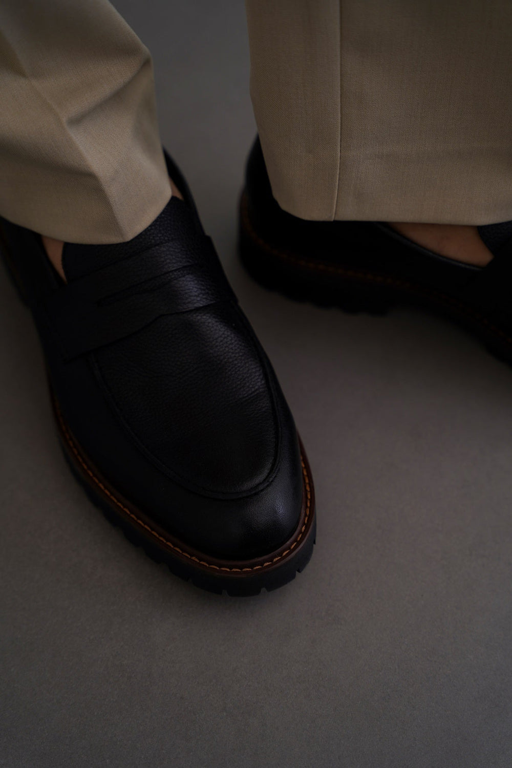 BLACK CHUNKY LEATHER LOAFERS
