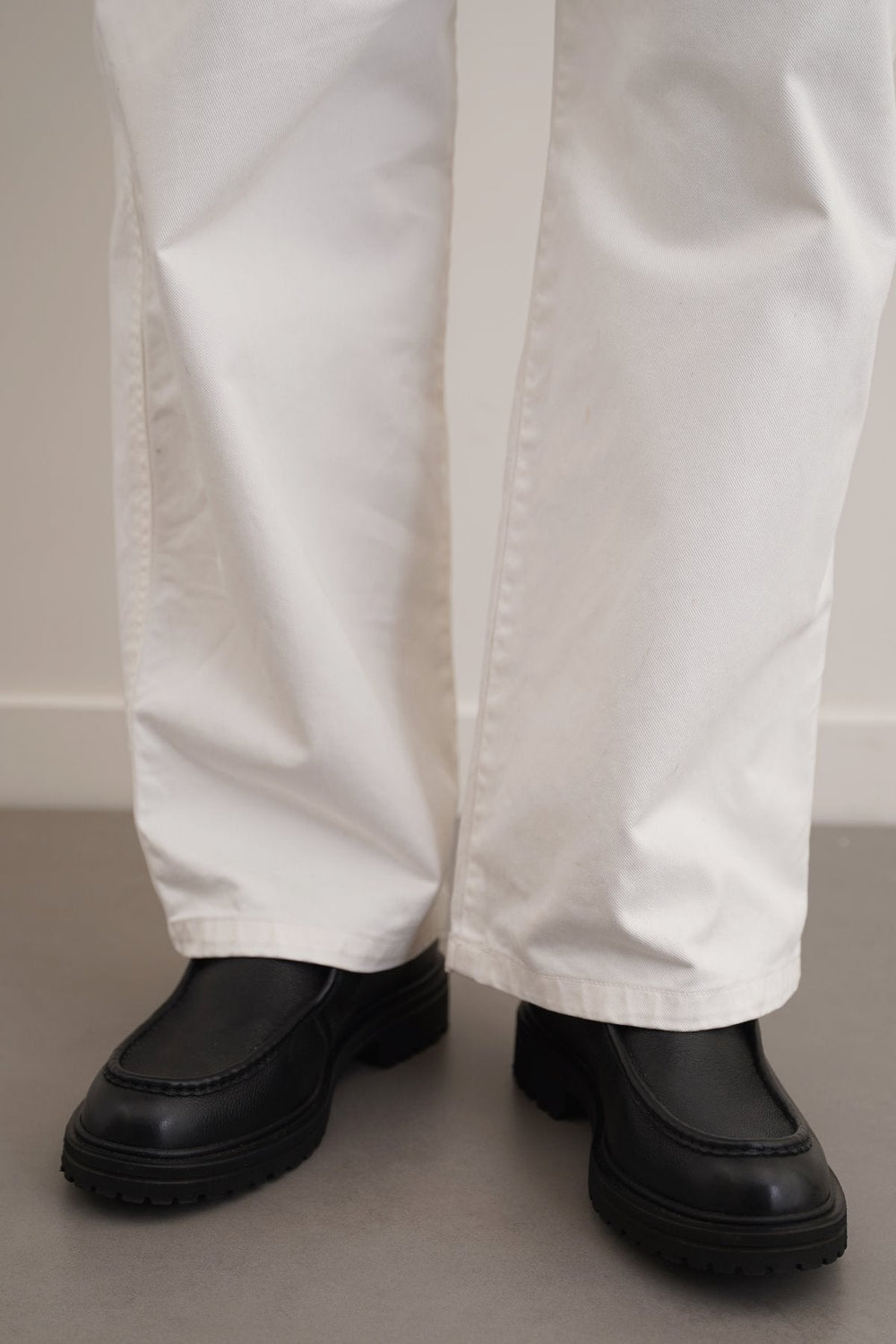 BLACK LEATHER MOC TOE SHOES