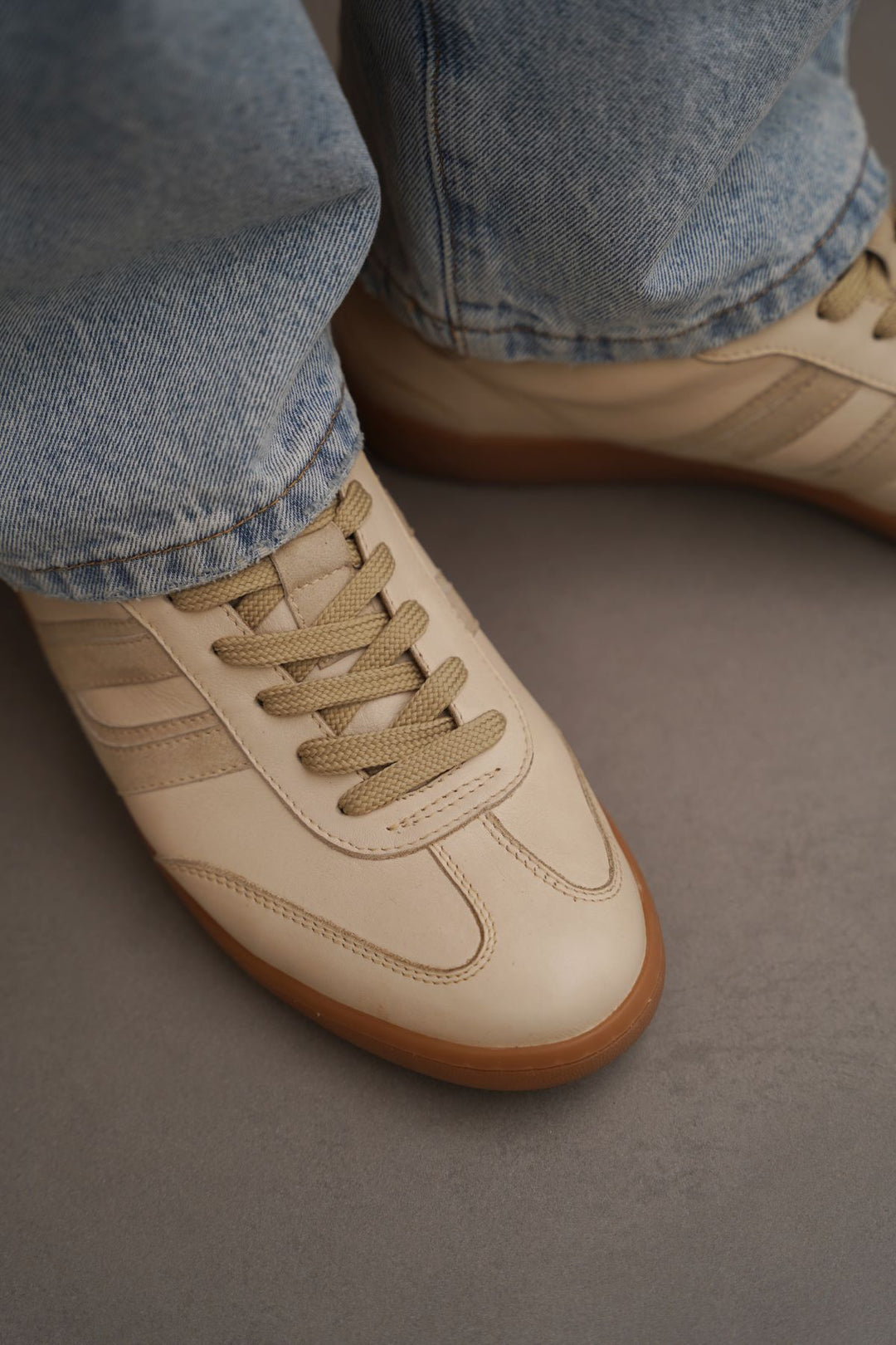 TAUPE STREET LEATHER SNEAKERS