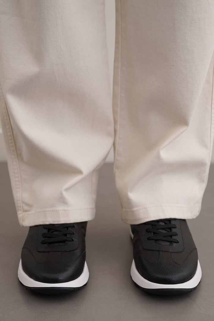 BLACK AIR LEATHER SNEAKERS