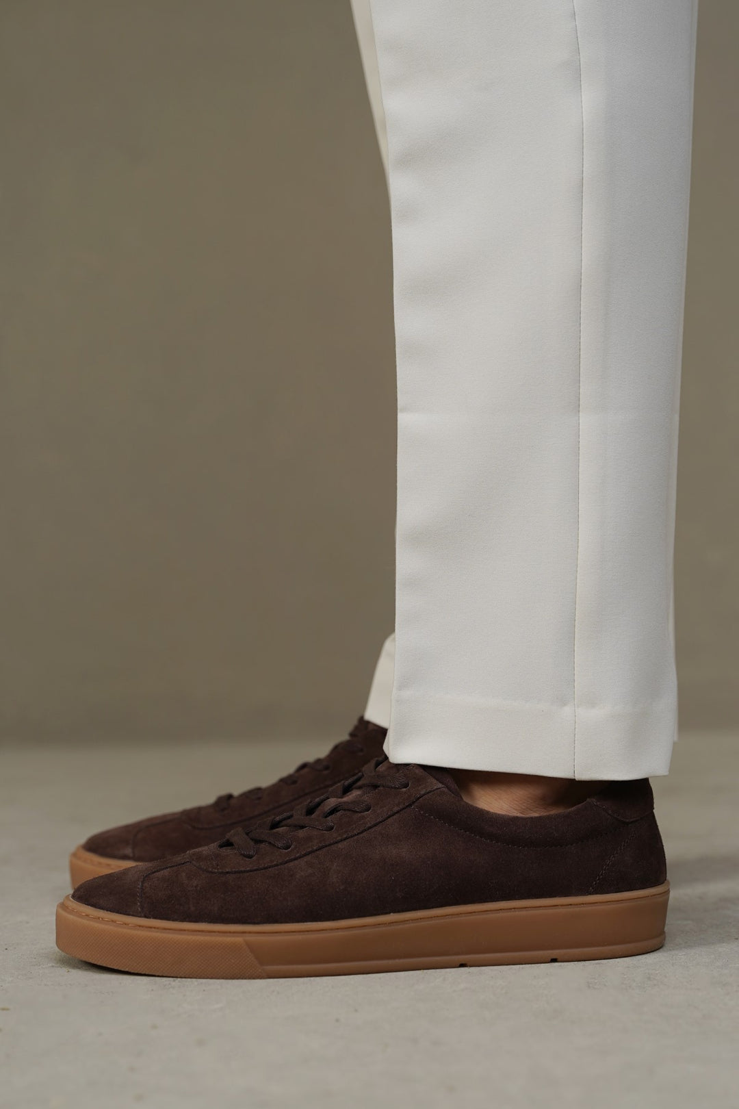 LOW-TOP LEATHER SNEAKERS