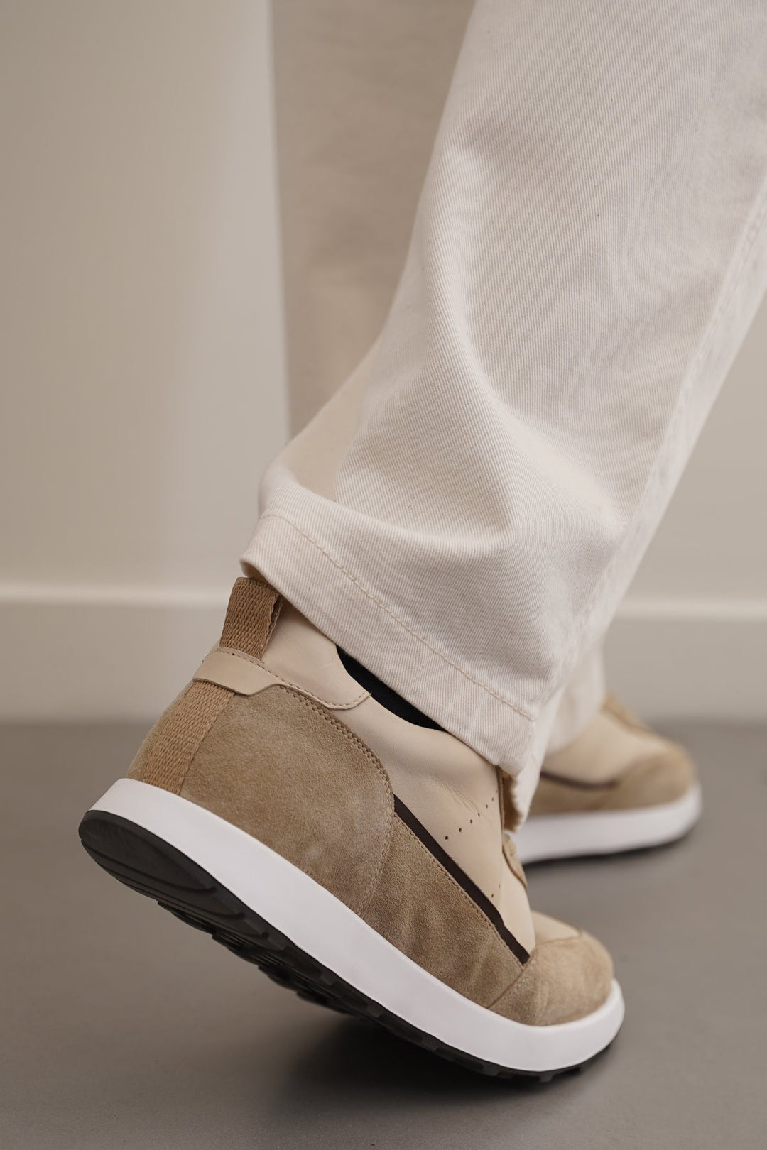 TAUPE AIR LEATHER SNEAKERS