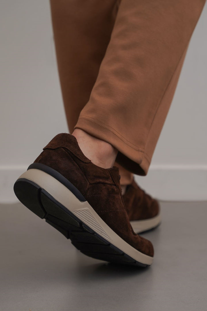 LACE-UP LEATHER SNEAKERS