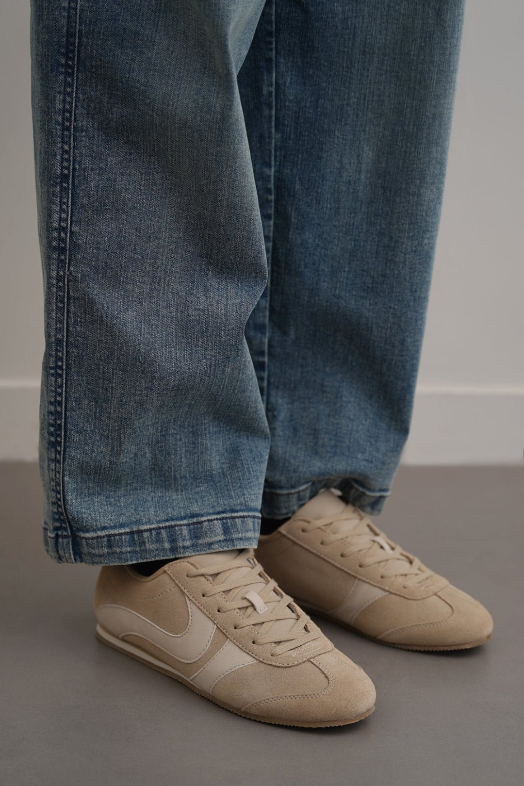 BEIGE SUEDE LIFESTYLE SNEAKERS