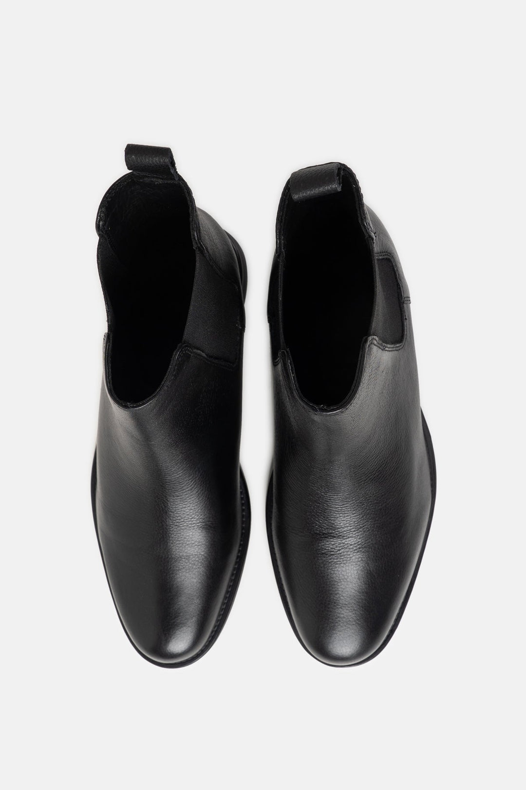 SLEEK LEATHER CHELSEAS