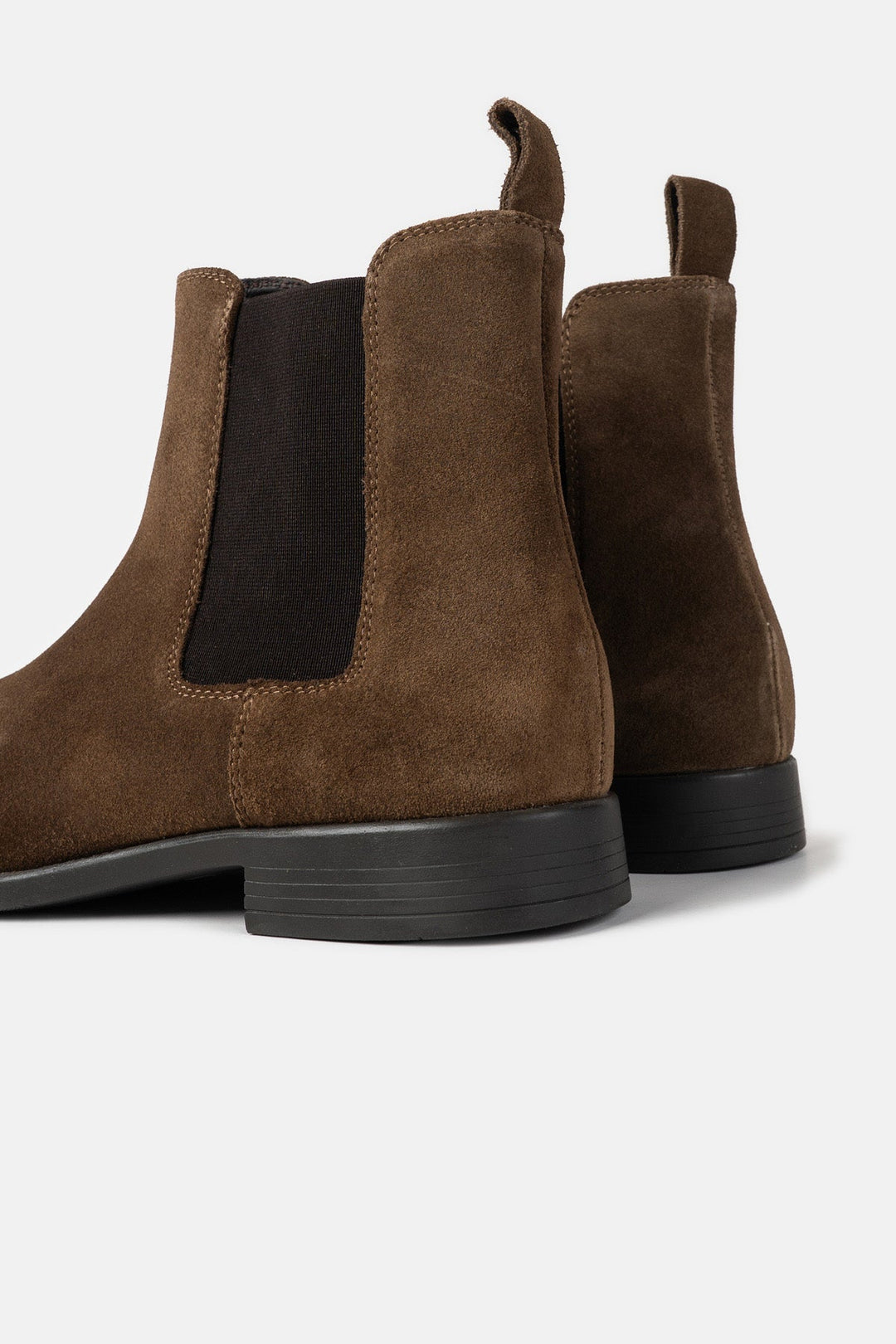 SLEEK SUEDE CHELSEAS