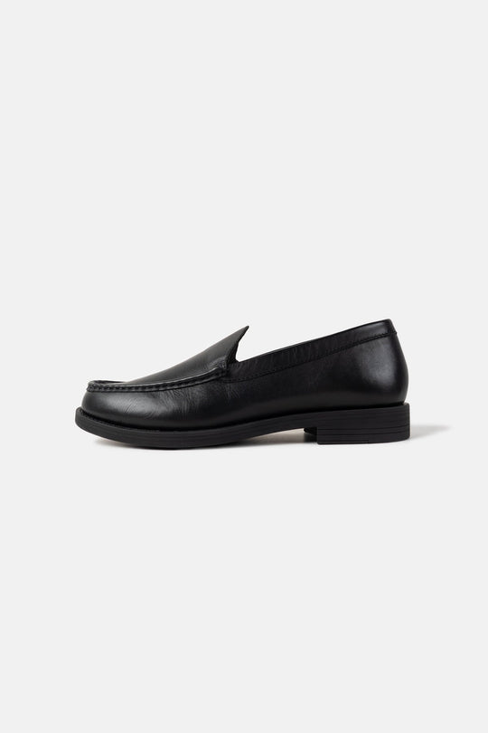 LEATHER SLIP-ON LOAFERS