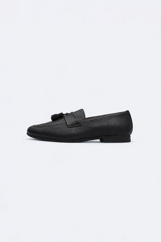 TASSELED LEATHER LOAFERS