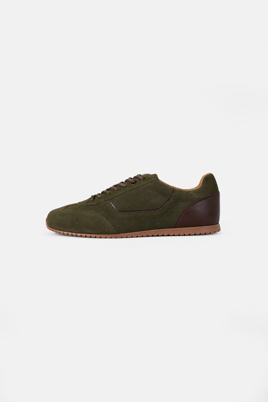 SLEEK LEATHER SNEAKERS