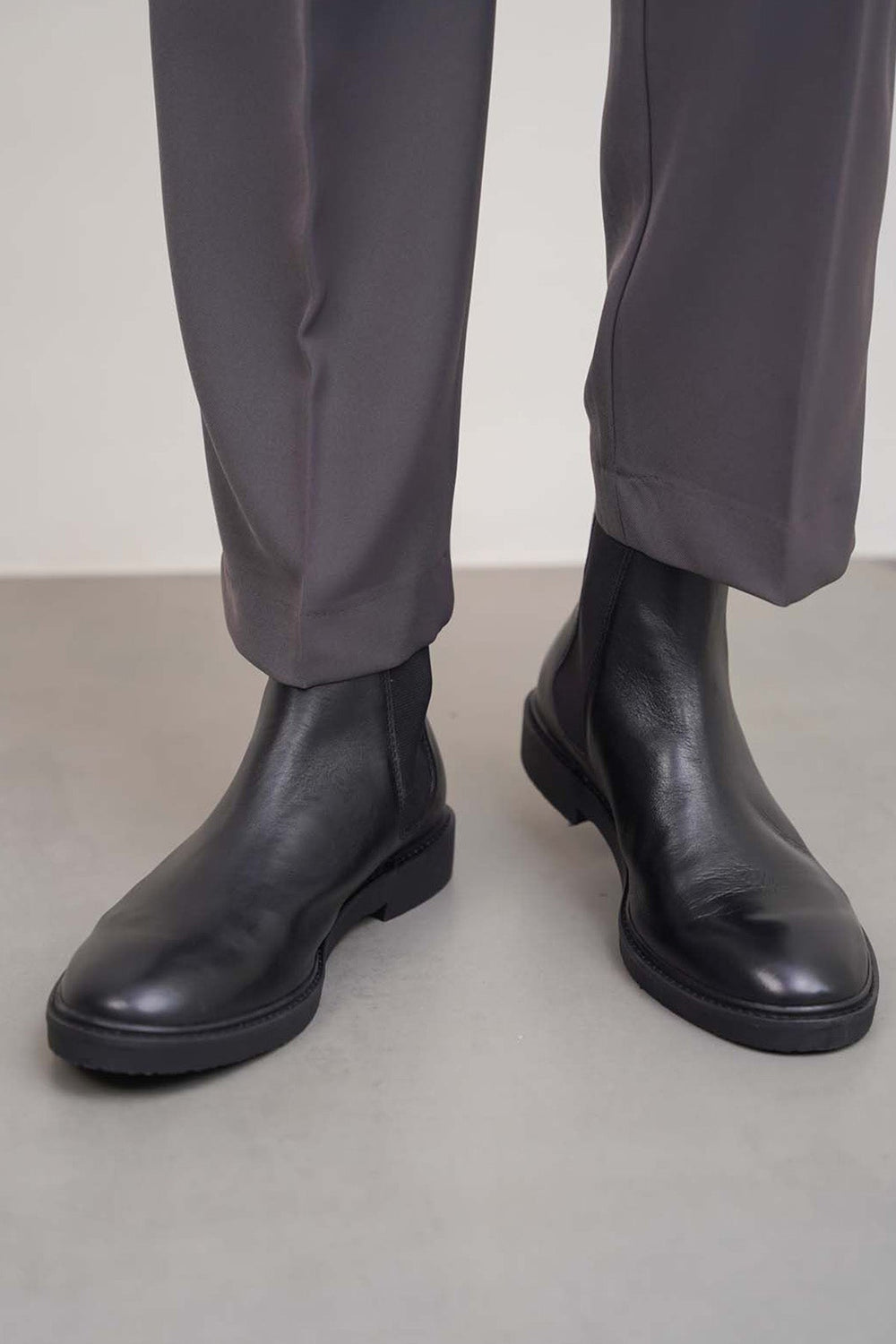 BLACK BOWIE LEATHER CHELSEAS