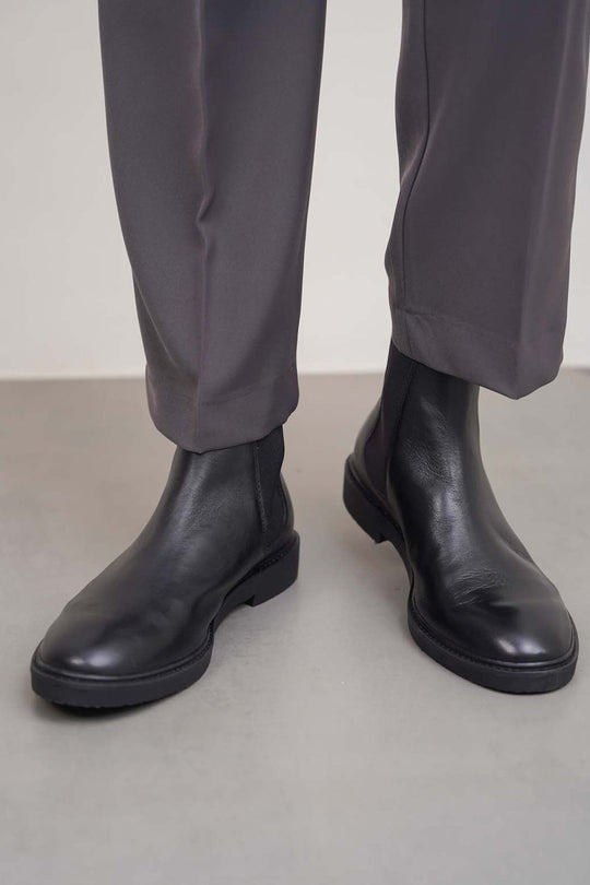 BLACK BOWIE LEATHER CHELSEAS