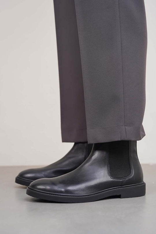 BLACK BOWIE LEATHER CHELSEAS
