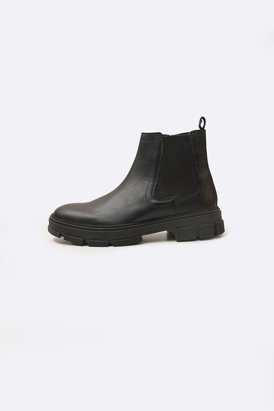 BLACK CHUNKY LEATHER BOOTS