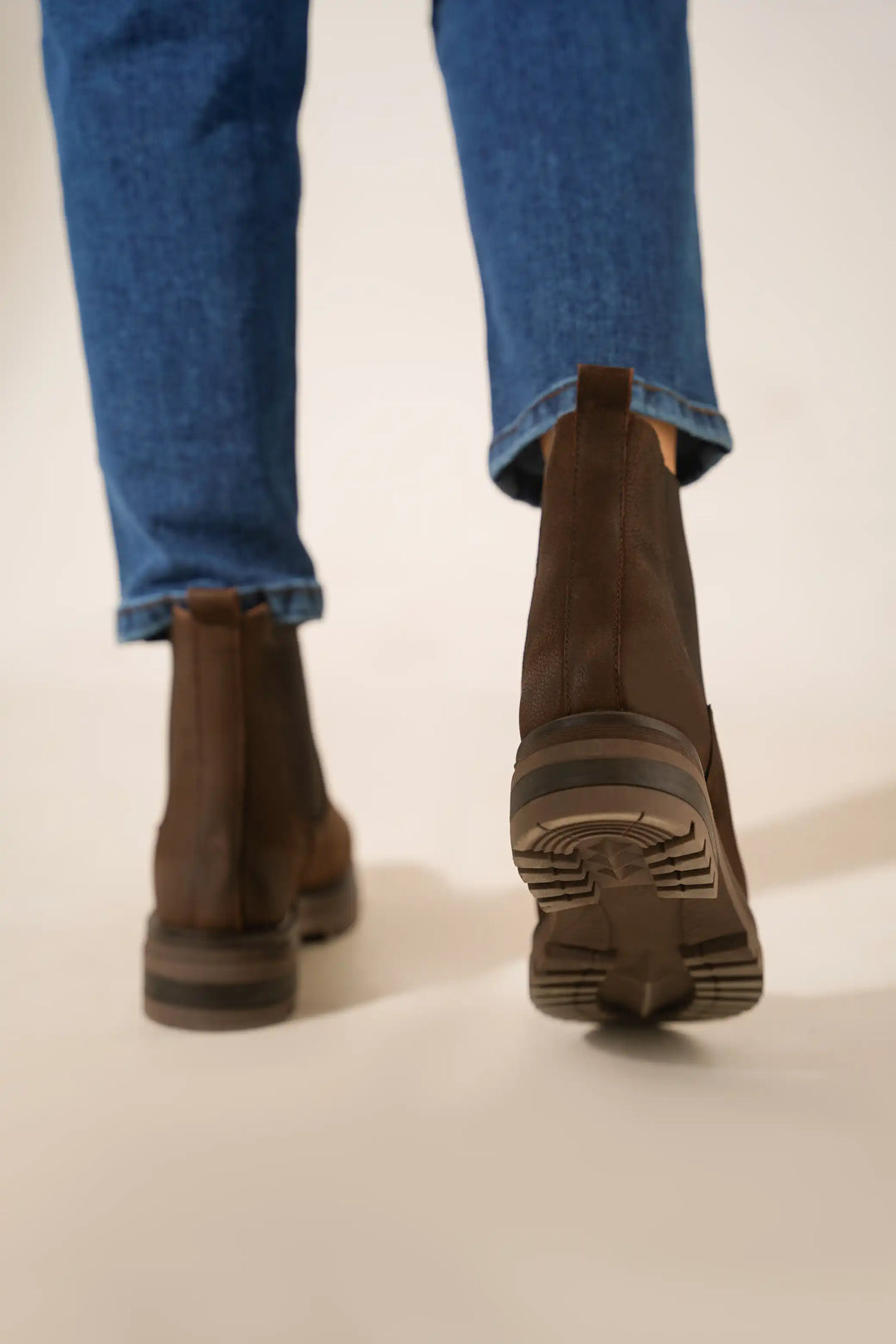 CHOCOLATE CHELSEA SUEDE BOOT