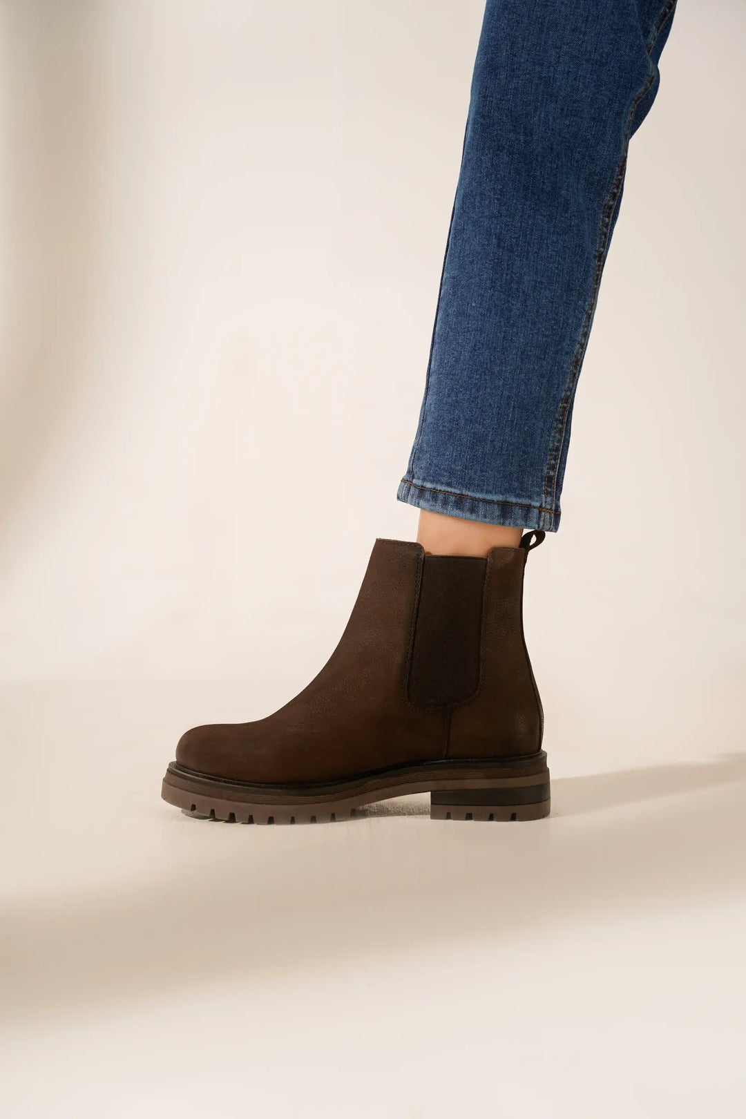 CHOCOLATE CHELSEA SUEDE BOOT