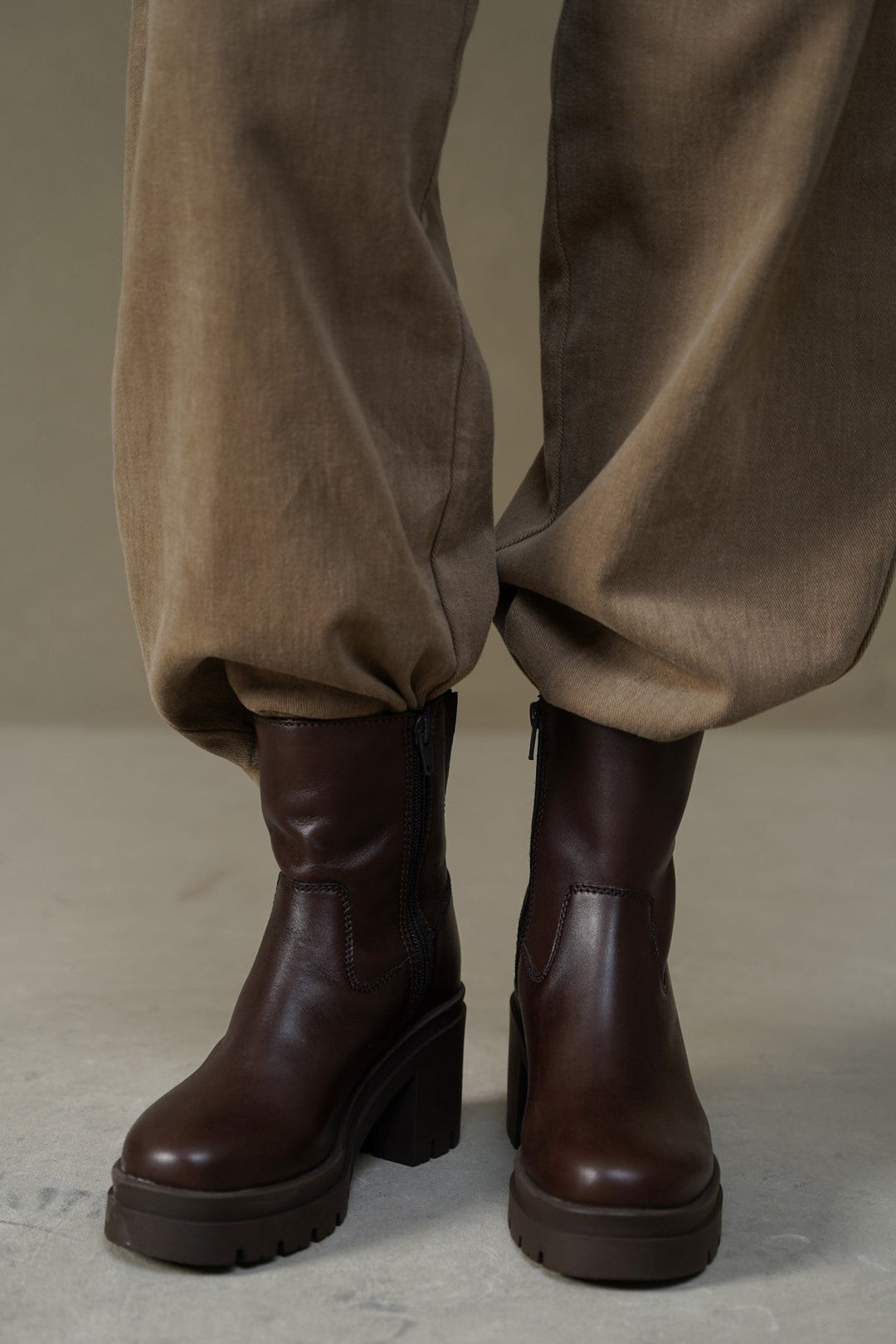 DARK BROWN LEATHER PLATFORM BOOTS
