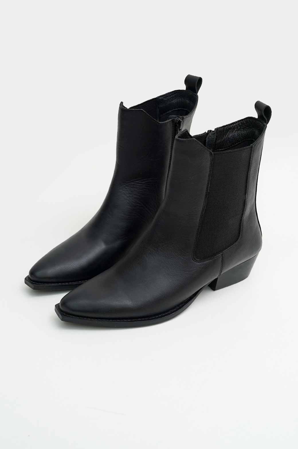 BLACK LEATHER COWBOY BOOTS