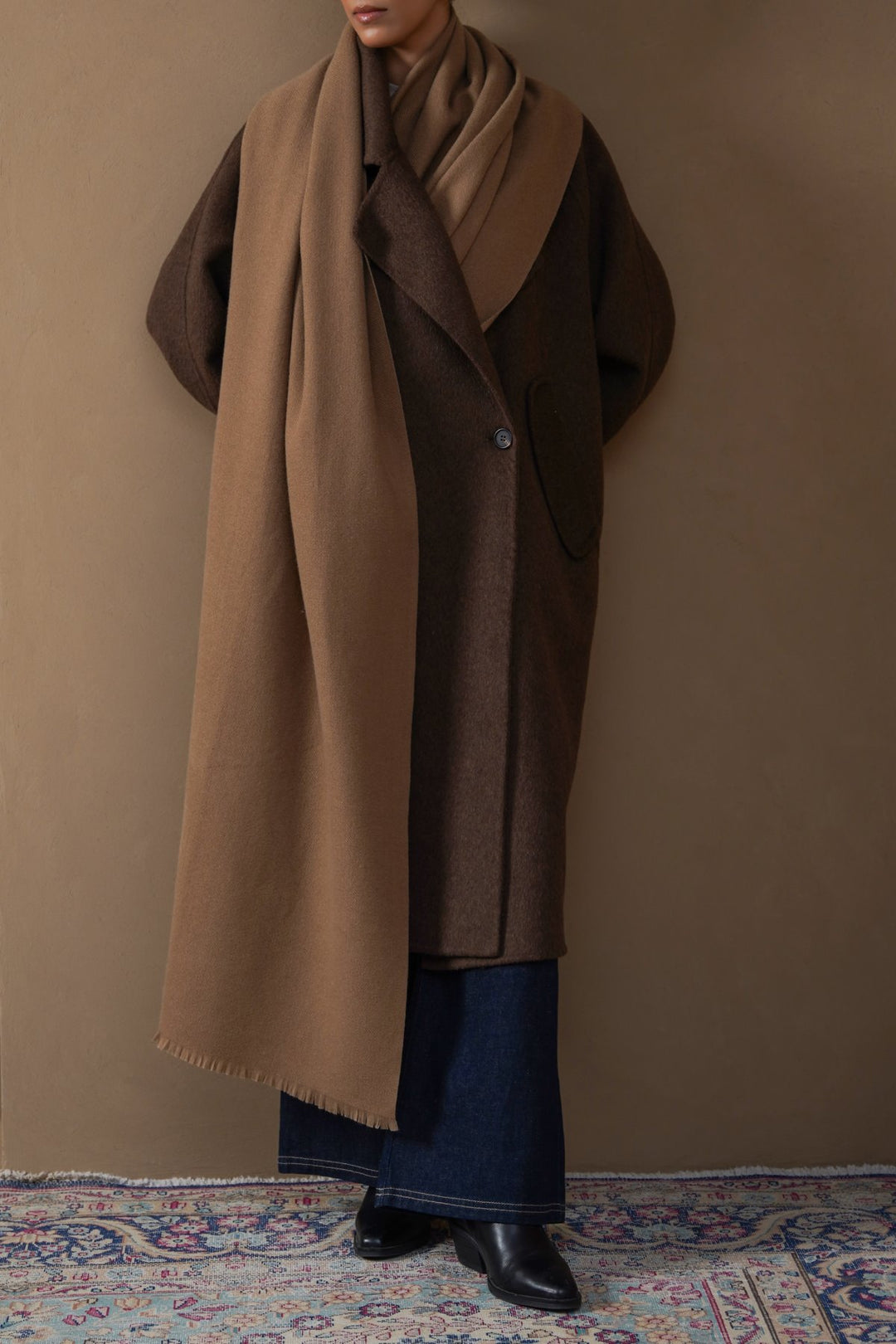 CAMEL PLUSH REVERSIBLE SCARF