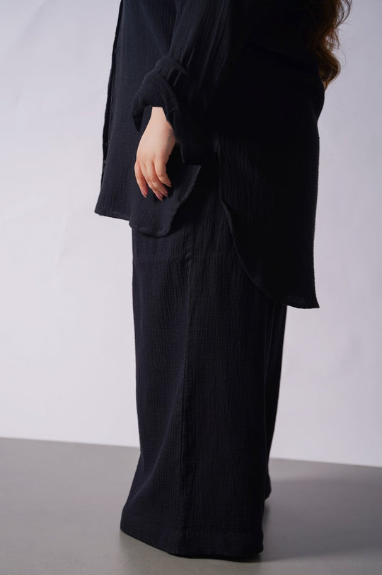 BLACK CURVE MUSLIN PANTS