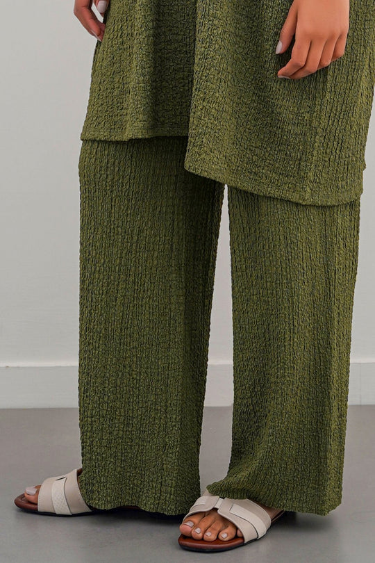 GREEN TEXTURED STRETCHY PANTS