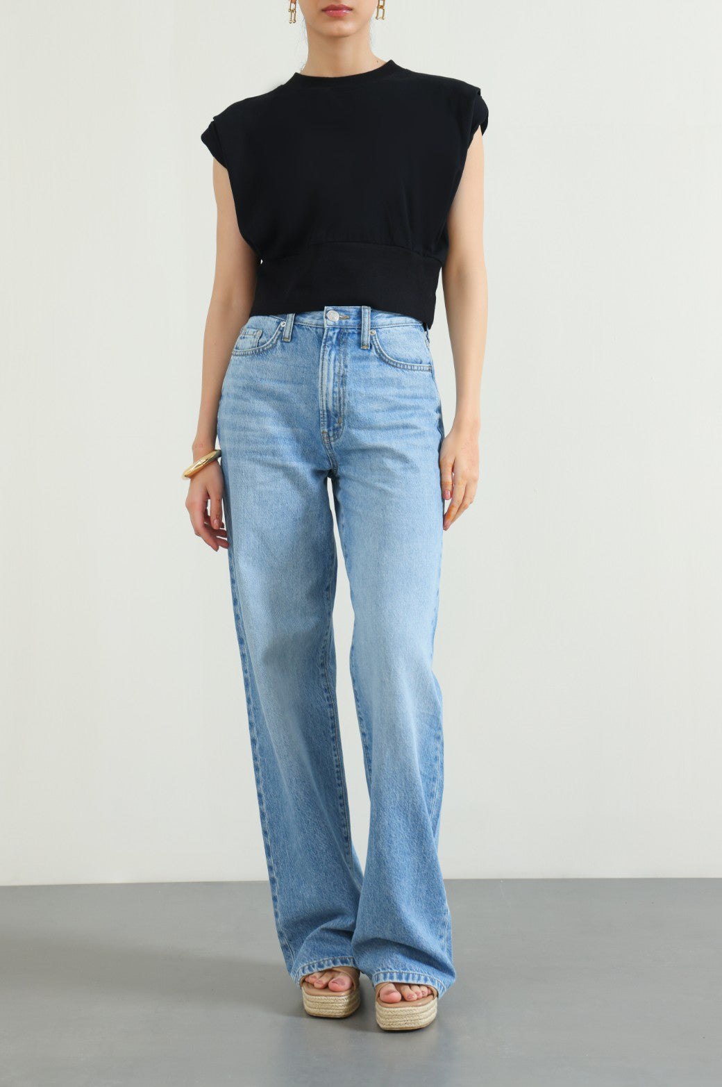 BLACK CROPPED SHOULDER T-SHIRT