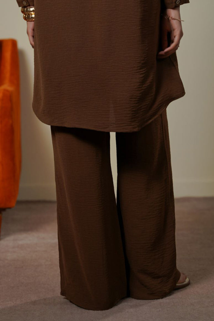 BROWN SLINKY WIDE LEG PANTS